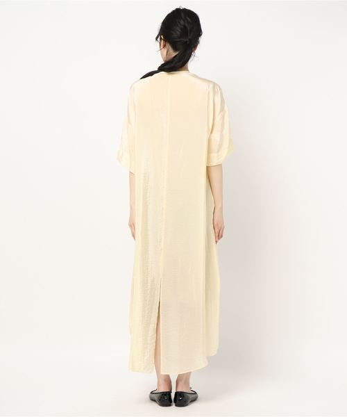 CLANE（クラネ）の「GLOSS WASHER RIBBON ONE PIECE（ワンピース・レディース・ネイビー/ベージュ/イエロー・2/1）」の4枚目の写真