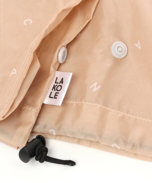 LAKOLE(ラコレ)の「アルファベット柄レインバッグカバー / LAKOLE(トートバッグ・レディース・ベージュ/グレー/ライトグリーン/桜・FREE)」の8枚目の写真