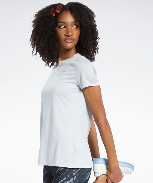 Reebok(リーボック)の「ランニング エッセンシャルズ シャツ / Running Essentials Shirt(Tシャツ/カットソー・レディース・ネイビー/マルーン/グレー/ブラック/パープル・SMALL/MEDIUM/LARGE/X-LARGE/XX-LARGE)」の3枚目の写真