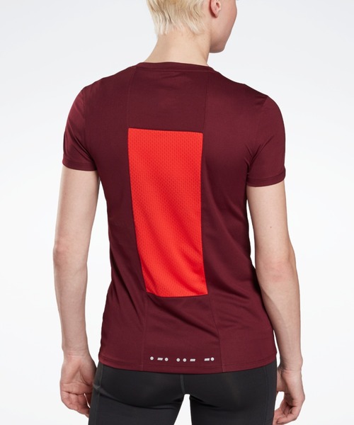 Reebok(リーボック)の「ランニング エッセンシャルズ シャツ / Running Essentials Shirt(Tシャツ/カットソー・レディース・ネイビー/マルーン/グレー/ブラック/パープル・SMALL/MEDIUM/LARGE/X-LARGE/XX-LARGE)」の5枚目の写真