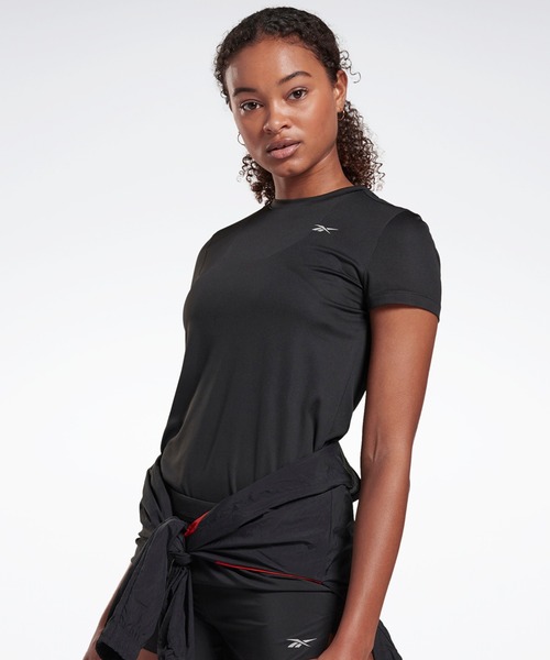 Reebok(リーボック)の「ランニング エッセンシャルズ シャツ / Running Essentials Shirt(Tシャツ/カットソー・レディース・ネイビー/マルーン/グレー/ブラック/パープル・SMALL/MEDIUM/LARGE/X-LARGE/XX-LARGE)」の2枚目の写真
