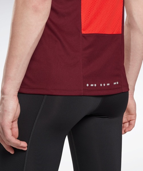 Reebok(リーボック)の「ランニング エッセンシャルズ シャツ / Running Essentials Shirt(Tシャツ/カットソー・レディース・ネイビー/マルーン/グレー/ブラック/パープル・SMALL/MEDIUM/LARGE/X-LARGE/XX-LARGE)」の10枚目の写真