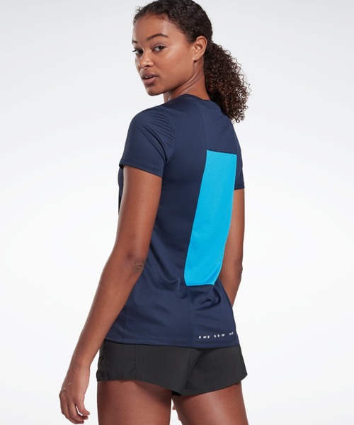Reebok(リーボック)の「ランニング エッセンシャルズ シャツ / Running Essentials Shirt(Tシャツ/カットソー・レディース・ネイビー/マルーン/グレー/ブラック/パープル・SMALL/MEDIUM/LARGE/X-LARGE/XX-LARGE)」の12枚目の写真
