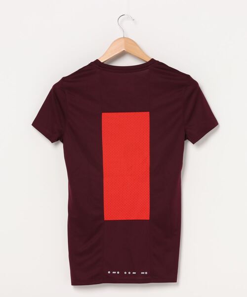 Reebok(リーボック)の「ランニング エッセンシャルズ シャツ / Running Essentials Shirt(Tシャツ/カットソー・レディース・ネイビー/マルーン/グレー/ブラック/パープル・SMALL/MEDIUM/LARGE/X-LARGE/XX-LARGE)」の18枚目の写真