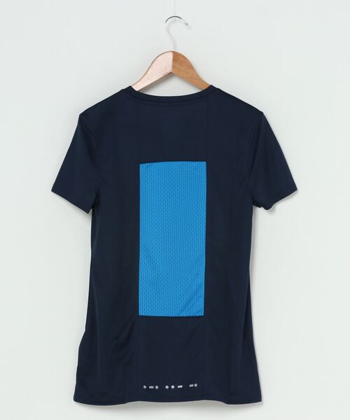 Reebok(リーボック)の「ランニング エッセンシャルズ シャツ / Running Essentials Shirt(Tシャツ/カットソー・レディース・ネイビー/マルーン/グレー/ブラック/パープル・SMALL/MEDIUM/LARGE/X-LARGE/XX-LARGE)」の7枚目の写真