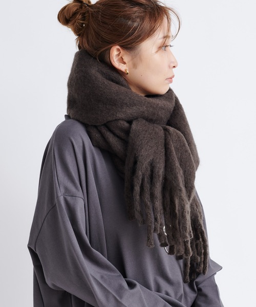 DouDou(ドゥドゥ)の「BIGフリンジストール(ストール/ショール・レディース・パープル/アイボリー/ダークグレー/ブルー/ライトグレー・FREE)」の4枚目の写真