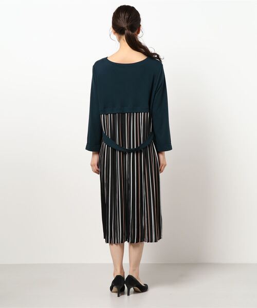 BELLUNA(ベルーナ)の「バックプリーツデザインワンピース(チュニック・レディース・ターコイズブルー/ブラック/チャコール・MEDIUM/LARGE/X-LARGE)」の11枚目の写真