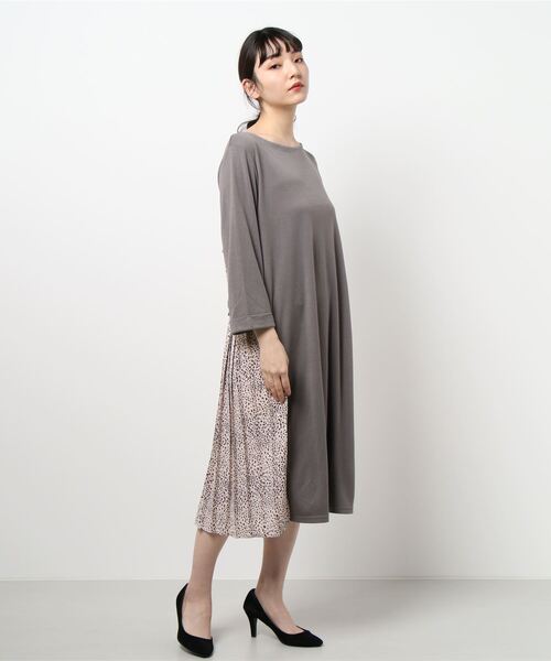 BELLUNA(ベルーナ)の「バックプリーツデザインワンピース(チュニック・レディース・ターコイズブルー/ブラック/チャコール・MEDIUM/LARGE/X-LARGE)」の13枚目の写真