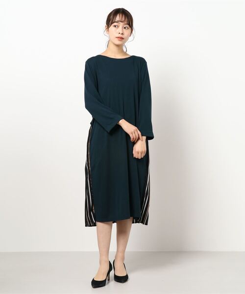 BELLUNA(ベルーナ)の「バックプリーツデザインワンピース(チュニック・レディース・ターコイズブルー/ブラック/チャコール・MEDIUM/LARGE/X-LARGE)」の14枚目の写真