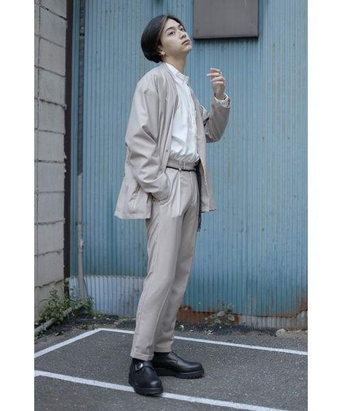 CREARE -LINO-（クレアーレリノ）の「ツイストコード付き　1タック ロールアップ アンクルパンツ（スラックス・メンズ・グレイッシュベージュ/カーキ/ブラック・M/L）」の20枚目の写真