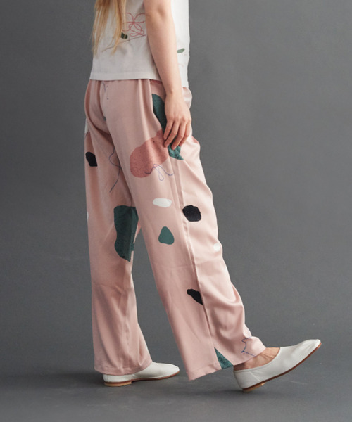 caph（カーフ）の「pink pepper × caph 総柄イージーパンツ（その他パンツ・レディース・その他・FREE）」の2枚目の写真