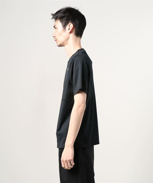 NIKE（ナイキ）の「ナイキ NIKE ナイキ ブリーズ ラン S/S（Tシャツ/カットソー・メンズ・ブラック・S/L/LL/M）」の3枚目の写真