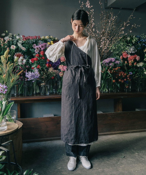 siiwa（シーワ）の「siiwa　リネンエプロンスカート（ワンピース・レディース・スミクロ・ONE）」の3枚目の写真