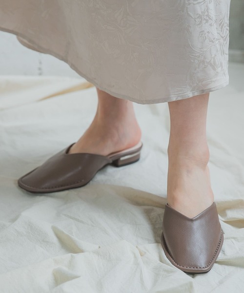 ITEMS URBANRESEARCH（アイテムズ アーバンリサーチ）の「スクエアミュール（その他シューズ・レディース・オフホワイト/グレー系その他/ブラック・23.5/24.5）」の9枚目の写真