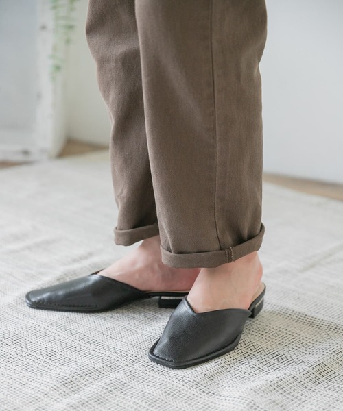 ITEMS URBANRESEARCH（アイテムズ アーバンリサーチ）の「スクエアミュール（その他シューズ・レディース・オフホワイト/グレー系その他/ブラック・23.5/24.5）」の7枚目の写真