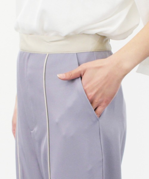 STYLEBLOCK(スタイルブロック)の「ツイル合皮パイピングパンツ(その他パンツ・レディース・グリーン系その他/ブラック/ラベンダー/ライトベージュ・M)」の8枚目の写真