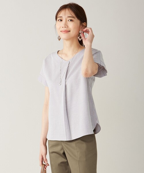 J.PRESS(ジェイプレス)の「【抗菌防臭・吸水速乾】サッカージャージー Vネック カットソー(Tシャツ/カットソー・レディース・ホワイト系/ライトグレー系/ライトグレー系1/カーキ系1/ネイビー系1/スモーキーグリーン系・T13/T15)」の1枚目の写真