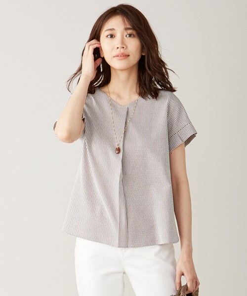 J.PRESS(ジェイプレス)の「【抗菌防臭・吸水速乾】サッカージャージー Vネック カットソー(Tシャツ/カットソー・レディース・ホワイト系/ライトグレー系/ライトグレー系1/カーキ系1/ネイビー系1/スモーキーグリーン系・T13/T15)」の4枚目の写真