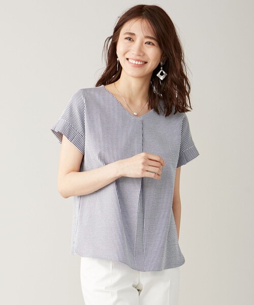 J.PRESS(ジェイプレス)の「【抗菌防臭・吸水速乾】サッカージャージー Vネック カットソー(Tシャツ/カットソー・レディース・ホワイト系/ライトグレー系/ライトグレー系1/カーキ系1/ネイビー系1/スモーキーグリーン系・T13/T15)」の6枚目の写真