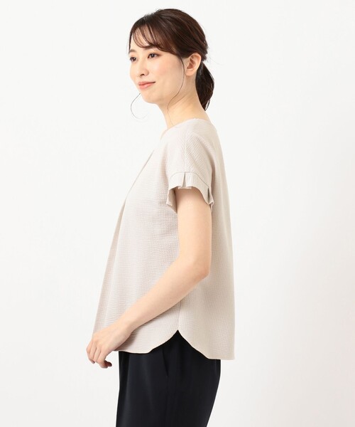 J.PRESS(ジェイプレス)の「【抗菌防臭・吸水速乾】サッカージャージー Vネック カットソー(Tシャツ/カットソー・レディース・ホワイト系/ライトグレー系/ライトグレー系1/カーキ系1/ネイビー系1/スモーキーグリーン系・T13/T15)」の12枚目の写真