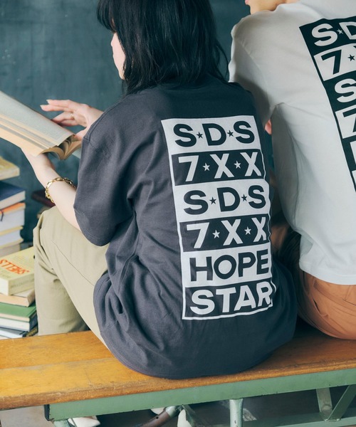 SEVENDAYS=SUNDAY（セブンデイズサンデイ）の「FEMININE TEE　＊◇（Tシャツ/カットソー・レディース・チャコールグレー/オフホワイト・L/M/S）」の2枚目の写真