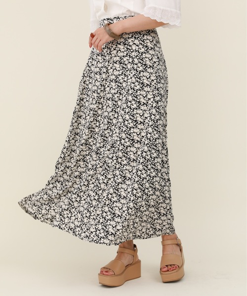 sakishimatokyo(サキシマトーキョー)の「【ZOZO限定】サキシマamp「花柄フレアロングスカート」(スカート・レディース・ブラック/ベージュ・FREE)」の13枚目の写真