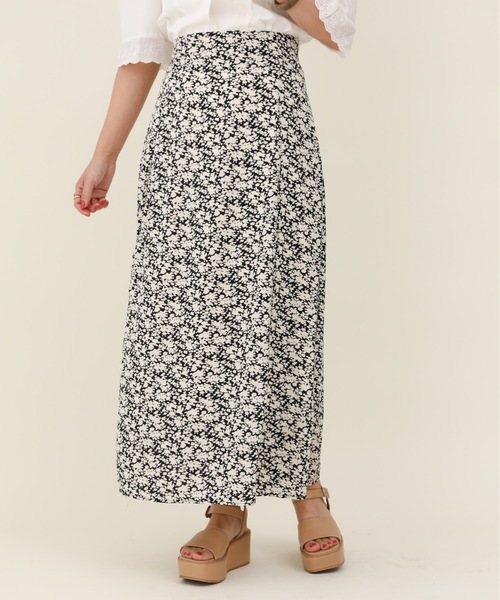 sakishimatokyo(サキシマトーキョー)の「【ZOZO限定】サキシマamp「花柄フレアロングスカート」(スカート・レディース・ブラック/ベージュ・FREE)」の10枚目の写真