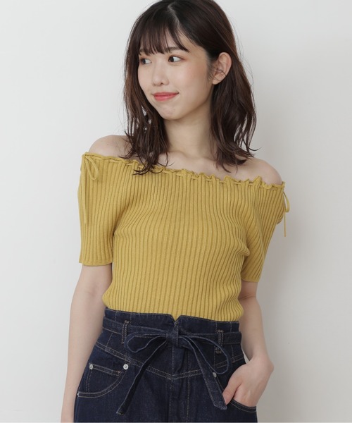 FREE'S MART（フリーズマート）の「◆2Wayオフショルリボンリブ半袖ニット（ニット/セーター・レディース・ブラック/ベージュ/イエロー/グリーン・FREE）」の4枚目の写真