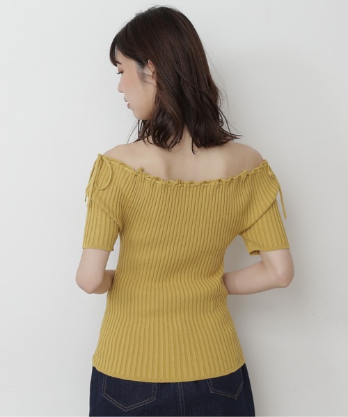 FREE'S MART（フリーズマート）の「◆2Wayオフショルリボンリブ半袖ニット（ニット/セーター・レディース・ブラック/ベージュ/イエロー/グリーン・FREE）」の5枚目の写真