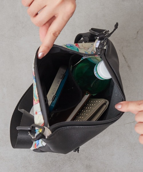 SWASH LONDON（スウォッシュロンドン）の「【SWASH×BURLAP OUTFITTER×ear】アニマル柄ミニポシェット（ショルダーバッグ・レディース・グレー・FREE）」の3枚目の写真