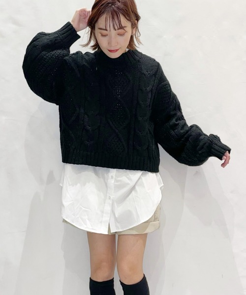SLURR(スラ―)の「【セット】ケーブルニット+ブラウスチュニック(ニット/セーター・レディース・モカ/ブラック/アイボリー/ライトベージュ・FREE)」の3枚目の写真