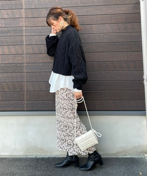SLURR(スラ―)の「【セット】ケーブルニット+ブラウスチュニック(ニット/セーター・レディース・モカ/ブラック/アイボリー/ライトベージュ・FREE)」の6枚目の写真