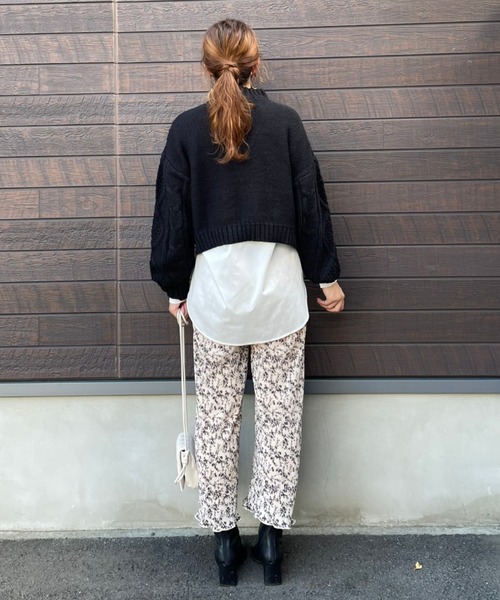 SLURR(スラ―)の「【セット】ケーブルニット+ブラウスチュニック(ニット/セーター・レディース・モカ/ブラック/アイボリー/ライトベージュ・FREE)」の8枚目の写真