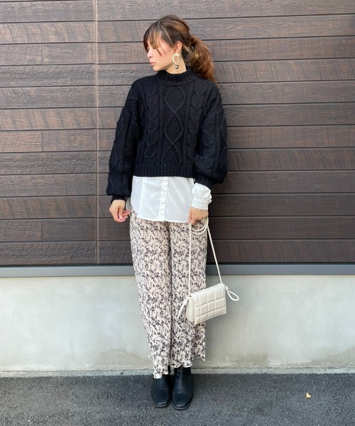 SLURR(スラ―)の「【セット】ケーブルニット+ブラウスチュニック(ニット/セーター・レディース・モカ/ブラック/アイボリー/ライトベージュ・FREE)」の5枚目の写真