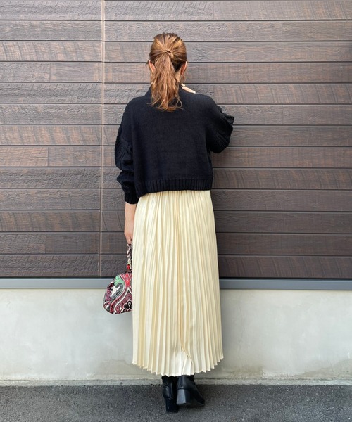 SLURR(スラ―)の「【セット】ケーブルニット+ブラウスチュニック(ニット/セーター・レディース・モカ/ブラック/アイボリー/ライトベージュ・FREE)」の11枚目の写真
