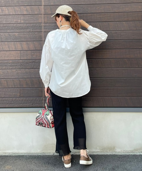 SLURR(スラ―)の「【セット】ケーブルニット+ブラウスチュニック(ニット/セーター・レディース・モカ/ブラック/アイボリー/ライトベージュ・FREE)」の14枚目の写真