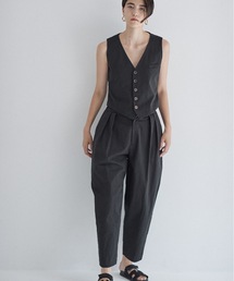 チノ タックトラウザーズ