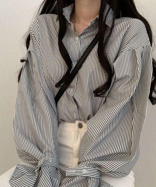 AMOUR BOX（アムールボックス）の「ボリュームスリーブストライプシャツブラウス（シャツ/ブラウス・レディース・ブラック/ブルー・FREE）」の11枚目の写真