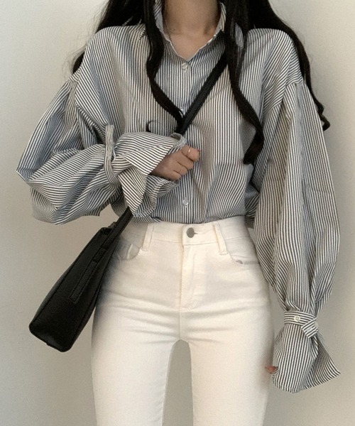 AMOUR BOX（アムールボックス）の「ボリュームスリーブストライプシャツブラウス（シャツ/ブラウス・レディース・ブラック/ブルー・FREE）」の16枚目の写真