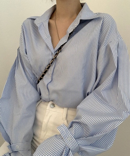 AMOUR BOX（アムールボックス）の「ボリュームスリーブストライプシャツブラウス（シャツ/ブラウス・レディース・ブラック/ブルー・FREE）」の4枚目の写真