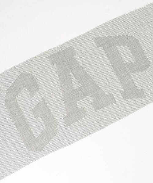 GAP（ギャップ）の「プリント フリンジスカーフ（ストール/ショール・レディース・グレー/ワイン/アイボリー・ONE SIZE）」の4枚目の写真
