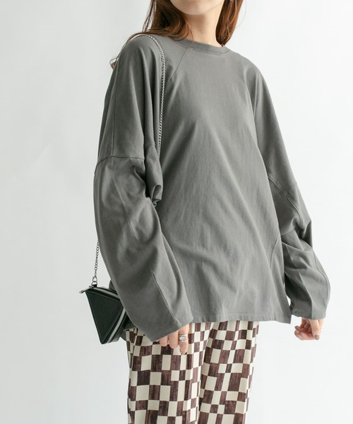 KBF（ケイビーエフ）の「ドルマンBIGロンTシャツ（Tシャツ/カットソー・レディース・チャコールグレー/アイボリー/ピンク・ONE）」の6枚目の写真