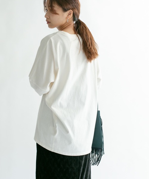 KBF（ケイビーエフ）の「ドルマンBIGロンTシャツ（Tシャツ/カットソー・レディース・チャコールグレー/アイボリー/ピンク・ONE）」の12枚目の写真