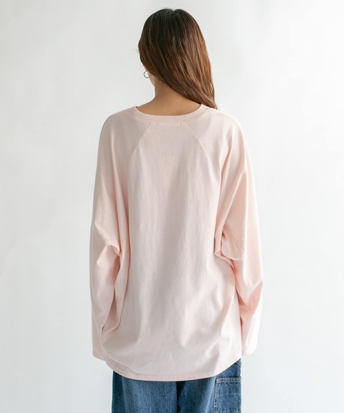 KBF（ケイビーエフ）の「ドルマンBIGロンTシャツ（Tシャツ/カットソー・レディース・チャコールグレー/アイボリー/ピンク・ONE）」の22枚目の写真