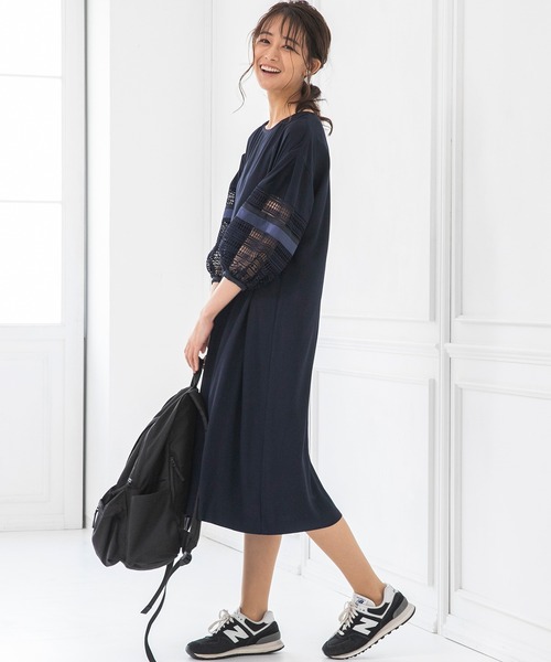 form forma（フォルムフォルマ）の「【WEB限定】≪着回し力抜群♪≫袖レース×サテンアクセントワンピース（ドレス・レディース・ベージュ/ネイビー・9号/13号）」の8枚目の写真