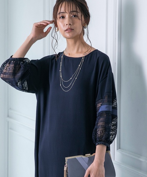 form forma（フォルムフォルマ）の「【WEB限定】≪着回し力抜群♪≫袖レース×サテンアクセントワンピース（ドレス・レディース・ベージュ/ネイビー・9号/13号）」の10枚目の写真