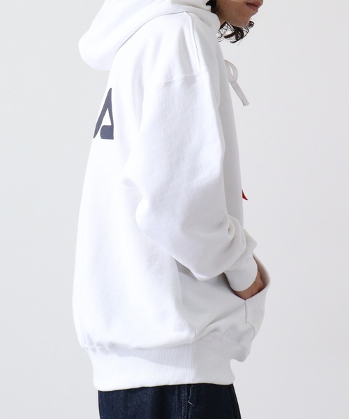 FILA HERITAGE(フィラヘリテージ)の「FILA カレッジロゴ オーバーサイズ プルオーバーパーカー(パーカー・メンズ・ホワイト/レッド/ネイビー・M/L/XL)」の11枚目の写真
