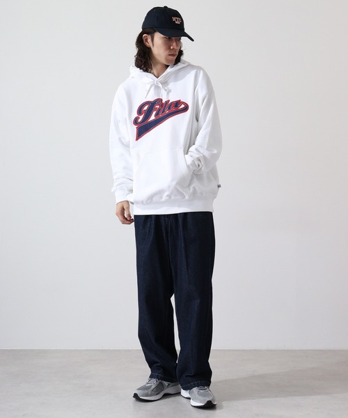 FILA HERITAGE(フィラヘリテージ)の「FILA カレッジロゴ オーバーサイズ プルオーバーパーカー(パーカー・メンズ・ホワイト/レッド/ネイビー・M/L/XL)」の9枚目の写真