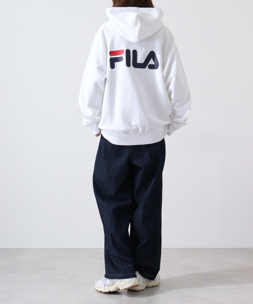 FILA HERITAGE(フィラヘリテージ)の「FILA カレッジロゴ オーバーサイズ プルオーバーパーカー(パーカー・メンズ・ホワイト/レッド/ネイビー・M/L/XL)」の4枚目の写真