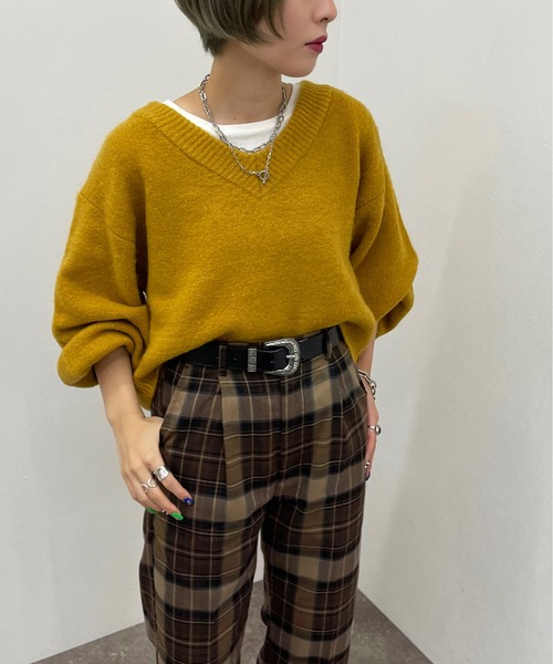 apres jour mignon（アプレジュールミニョン）の「ショートＶネックモチモチニットプルオーバー【ZOZOTOWN限定アイテム】（ニット/セーター・レディース・パープル/グリーン/ブルー/グリーン系その他3/ブルー系その他2/マスタード/レッド/ブラック/オレンジ系その他/アイボリー・X-LARGE/フリー）」の8枚目の写真